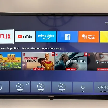 Bright -2 Min To Near Massena Square Apartamento