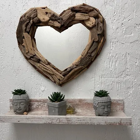 Bright -2 Min To Near Massena Square