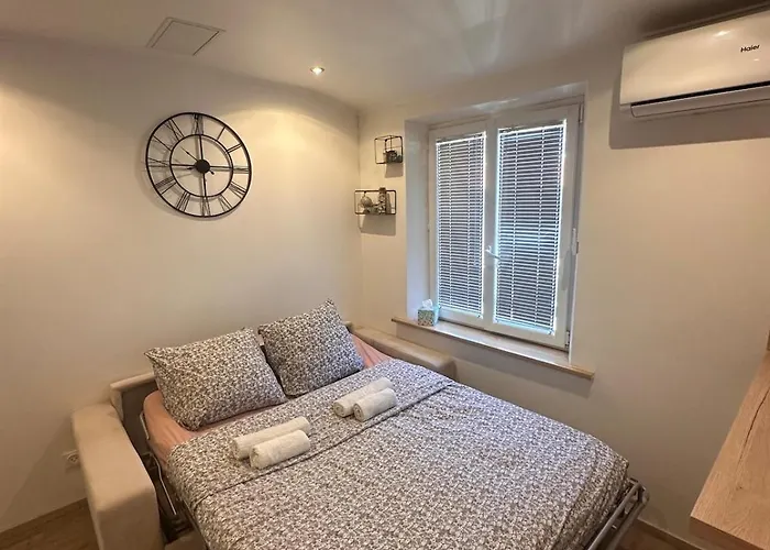Bright Ac Prime Location Place Massena Steps From *