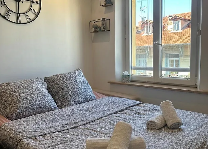 Bright Ac Prime Location Place Massena Steps From Apartment *